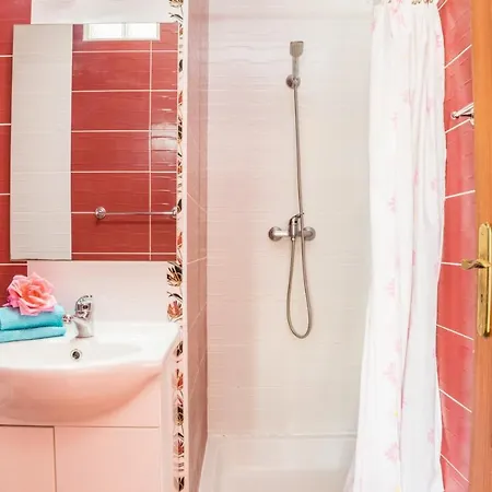 Апартаменты 3 Bedroom In Oura With Amazing Pool At Walking Distance To Beach, Strip And Old Town, Wifi And Ac, Private