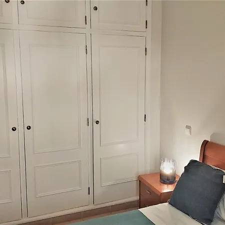 3 Bedroom In Oura With Amazing Pool At Walking Distance To Beach, Strip And Old Town, Wifi And Ac, Private Апартаменты Албуфейра