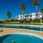 3 Bedroom In Oura With Amazing Pool At Walking Distance To Beach, Strip And Old Town, Wifi And Ac, Private شقة البوفيرا