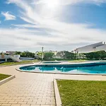شقة 3 Bedroom In Oura With Amazing Pool At Walking Distance To Beach, Strip And Old Town, Wifi And Ac, Private