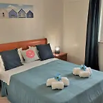 3 Bedroom In Oura With Amazing Pool At Walking Distance To Beach, Strip And Old Town, Wifi And Ac, Private شقة *