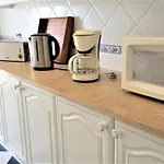 شقة 3 Bedroom In Oura With Amazing Pool At Walking Distance To Beach, Strip And Old Town, Wifi And Ac, Private *