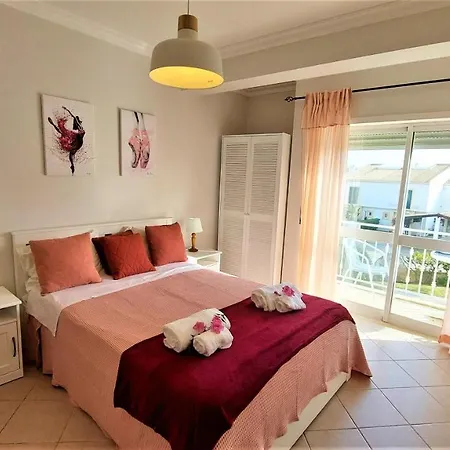 Apartament 3 Bedroom In Oura With Amazing Pool At Walking Distance To Beach, Strip And Old Town, Wifi And Ac, Private