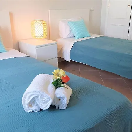 3 Bedroom In Oura With Amazing Pool At Walking Distance To Beach, Strip And Old Town, Wifi And Ac, Private * Albufeira