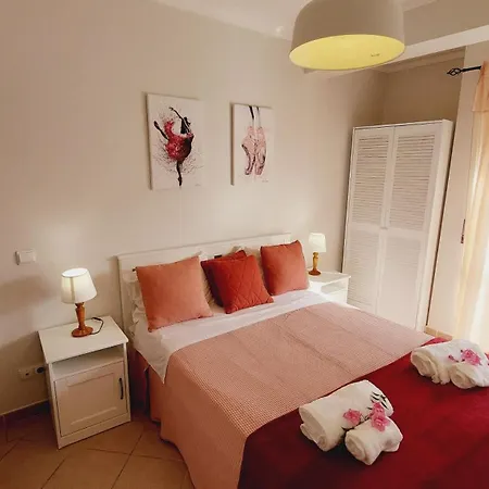 Apartamento 3 Bedroom In Oura With Amazing Pool At Walking Distance To Beach, Strip And Old Town, Wifi And Ac, Private