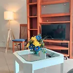 3 Bedroom In Oura With Amazing Pool At Walking Distance To Beach, Strip And Old Town, Wifi And Ac, Private Appartamento Albufeira