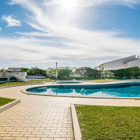 Appartement 3 Bedroom In Oura With Amazing Pool At Walking Distance To Beach, Strip And Old Town, Wifi And Ac, Private