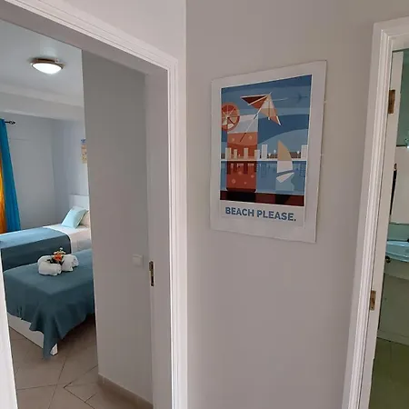 3 Bedroom In Oura With Amazing Pool At Walking Distance To Beach, Strip And Old Town, Wifi And Ac, Private * Albufeira