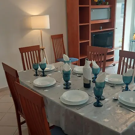 3 Bedroom In Oura With Amazing Pool At Walking Distance To Beach, Strip And Old Town, Wifi And Ac, Private * Albufeira